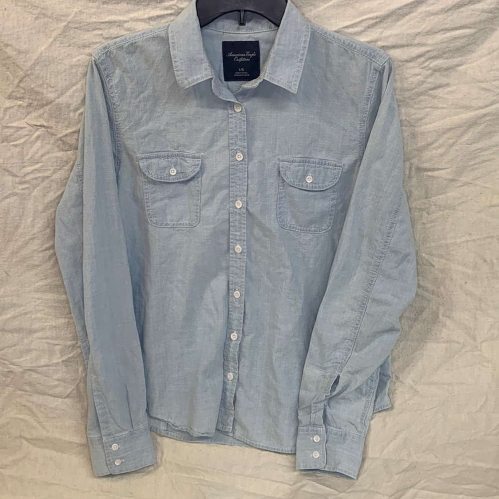 American Eagle Button Up